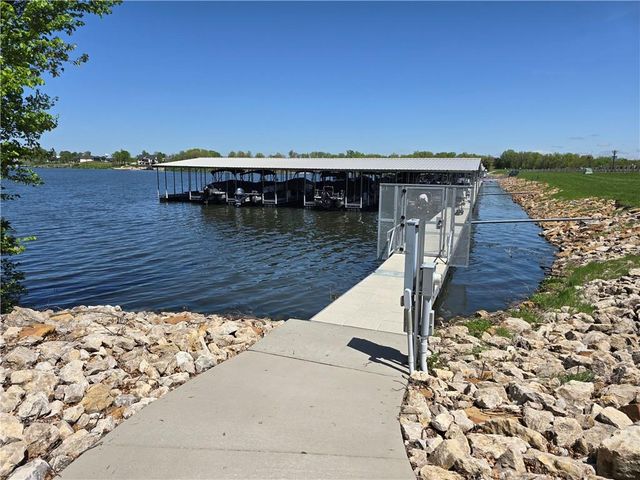 13 Tahoma Ridge, Lake Winnebago, MO 64034