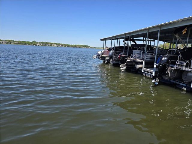13 Tahoma Ridge, Lake Winnebago, MO 64034