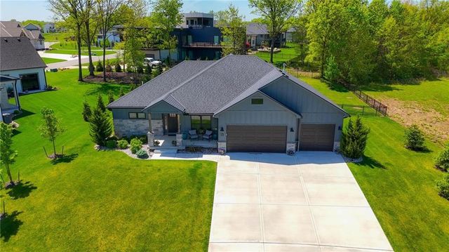 13 Tahoma Ridge, Lake Winnebago, MO 64034