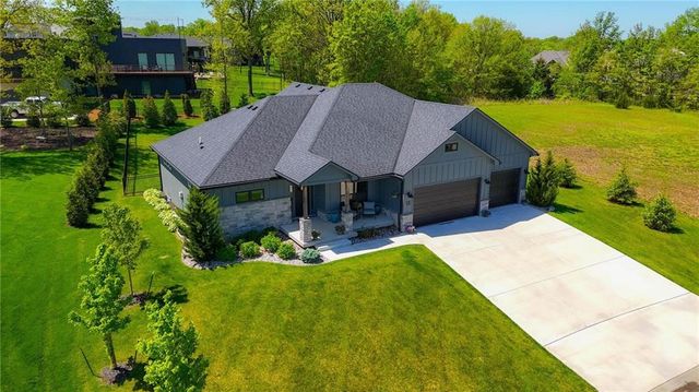 13 Tahoma Ridge, Lake Winnebago, MO 64034