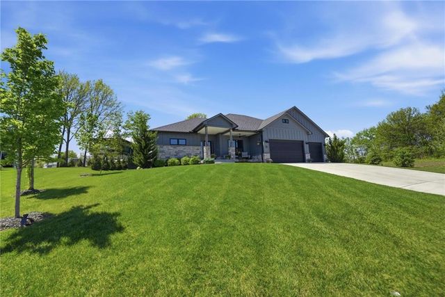 13 Tahoma Ridge, Lake Winnebago, MO 64034