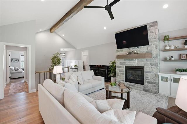 13 Tahoma Ridge, Lake Winnebago, MO 64034