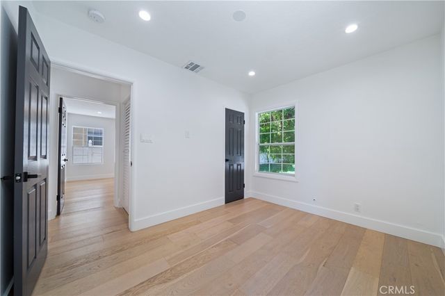 5143 Newcastle, Encino, CA 91316