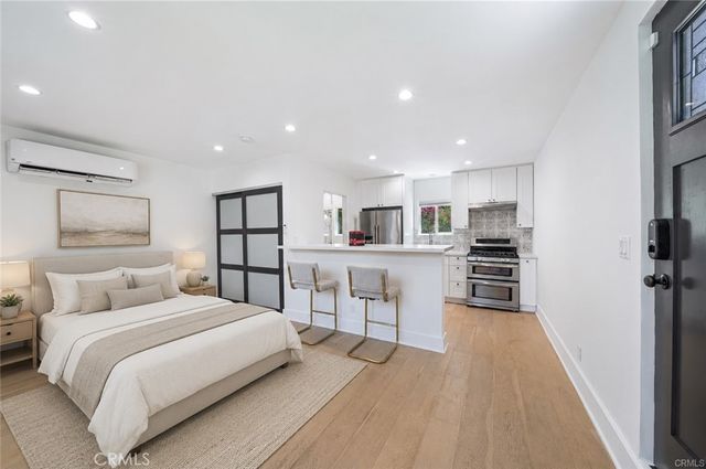 5143 Newcastle, Encino, CA 91316