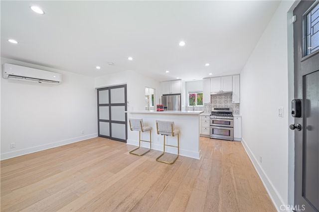 5143 Newcastle, Encino, CA 91316