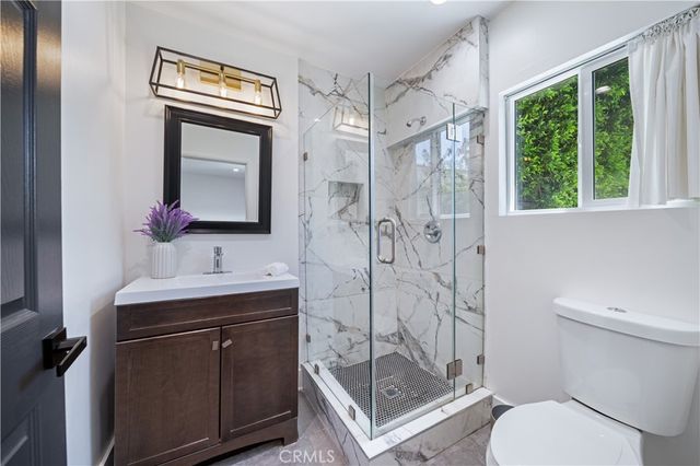 5143 Newcastle, Encino, CA 91316