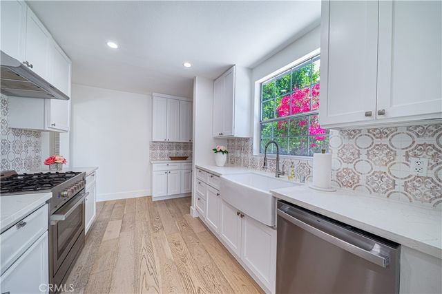5143 Newcastle, Encino, CA 91316