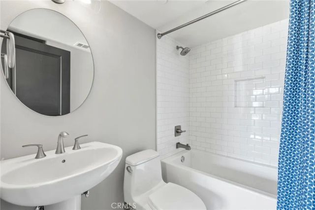 2311 W Clark Avenue, Burbank, CA 91506