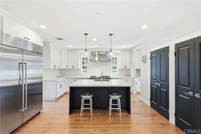 2311 W Clark Avenue, Burbank, CA 91506