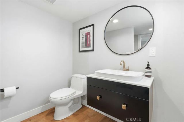 2311 W Clark Avenue, Burbank, CA 91506