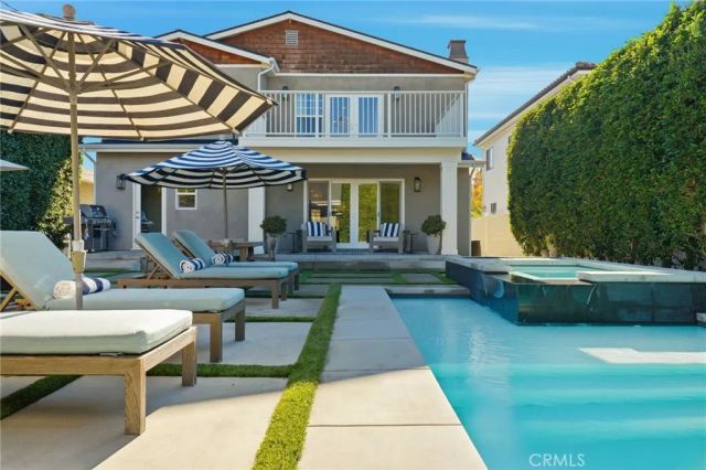 2311 W Clark Avenue, Burbank, CA 91506