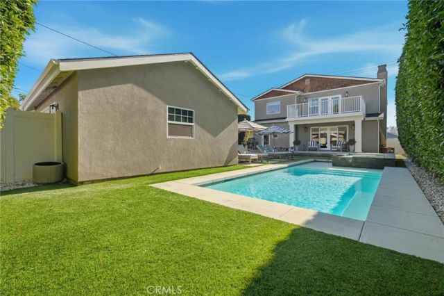 2311 W Clark Avenue, Burbank, CA 91506