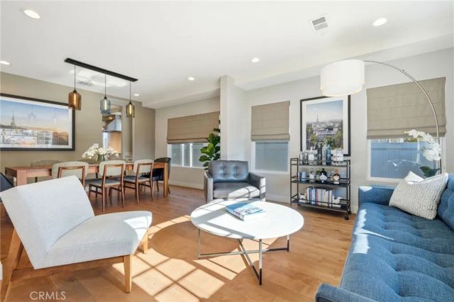 2311 W Clark Avenue, Burbank, CA 91506