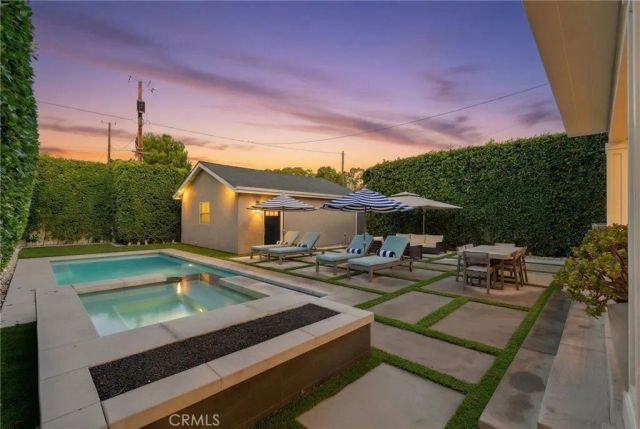 2311 W Clark Avenue, Burbank, CA 91506