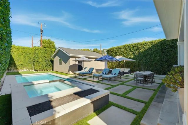 2311 W Clark Avenue, Burbank, CA 91506