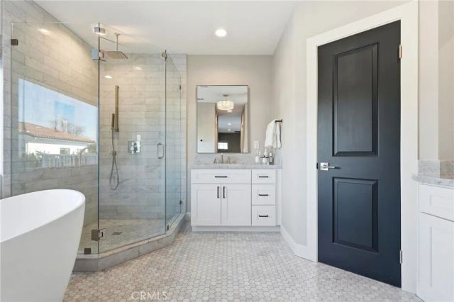 2311 W Clark Avenue, Burbank, CA 91506