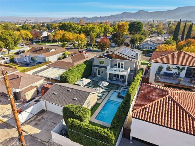 2311 W Clark Avenue, Burbank, CA 91506