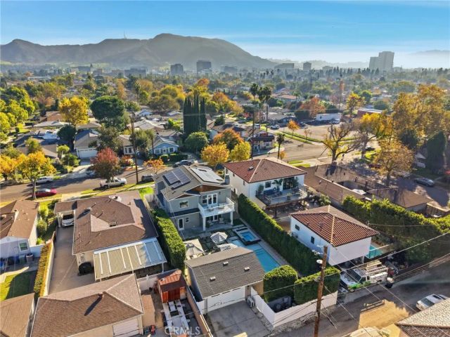 2311 W Clark Avenue, Burbank, CA 91506