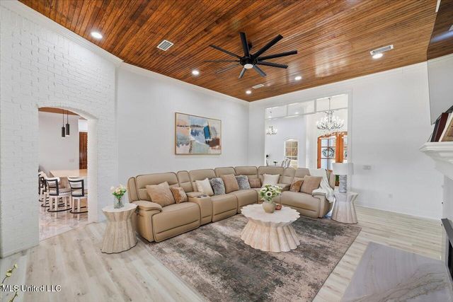 111 Pecan Ridge, Brandon, MS 39047