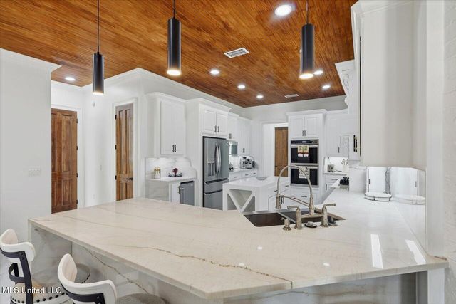 111 Pecan Ridge, Brandon, MS 39047