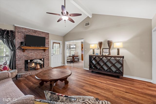 8503 Hollow Bluff Drive, Haughton, LA 71037