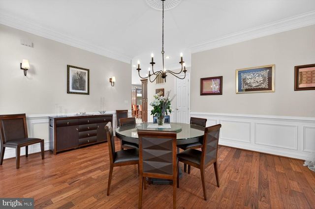 1002 SHERMAN CT, Great Falls, VA 22066