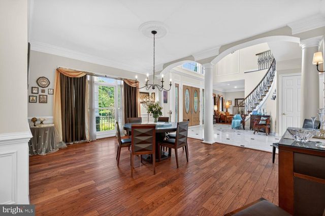 1002 SHERMAN CT, Great Falls, VA 22066