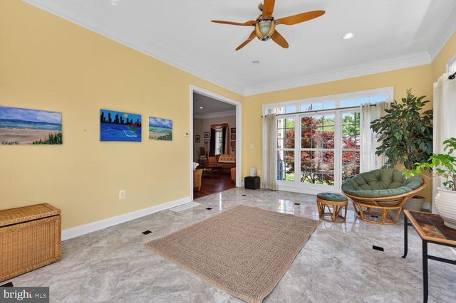 1002 SHERMAN CT, Great Falls, VA 22066