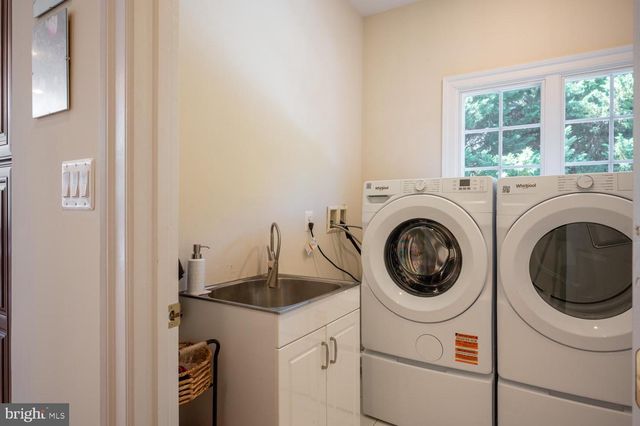1002 SHERMAN CT, Great Falls, VA 22066