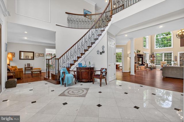 1002 SHERMAN CT, Great Falls, VA 22066