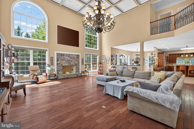 1002 SHERMAN CT, Great Falls, VA 22066
