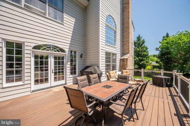 1002 SHERMAN CT, Great Falls, VA 22066