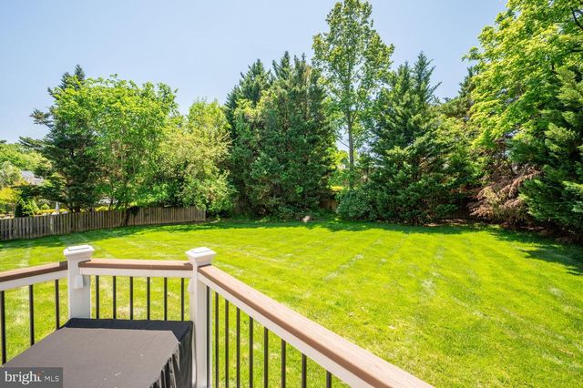 1002 SHERMAN CT, Great Falls, VA 22066