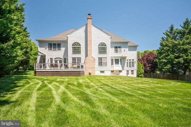 1002 SHERMAN CT, Great Falls, VA 22066
