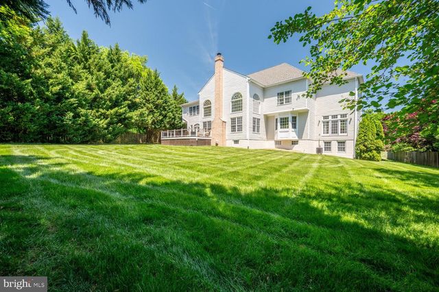 1002 SHERMAN CT, Great Falls, VA 22066