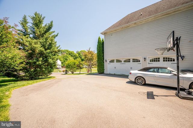 1002 SHERMAN CT, Great Falls, VA 22066