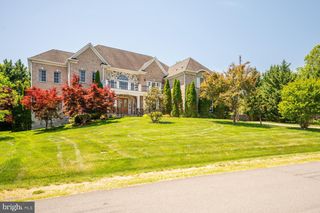 1002 SHERMAN CT, Great Falls, VA 22066
