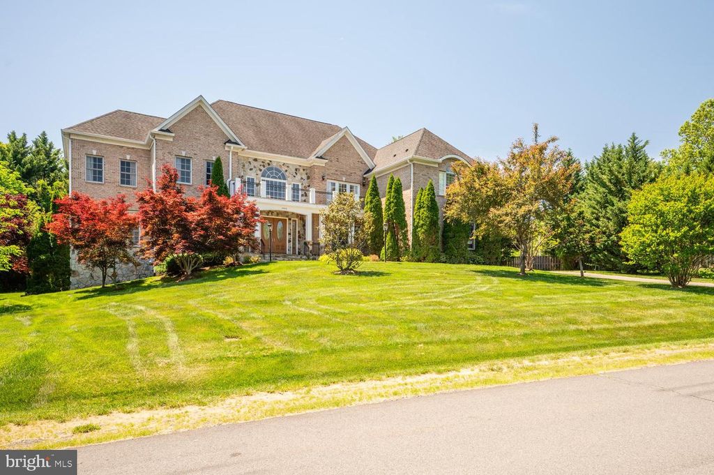 1002 SHERMAN CT, Great Falls, VA 22066