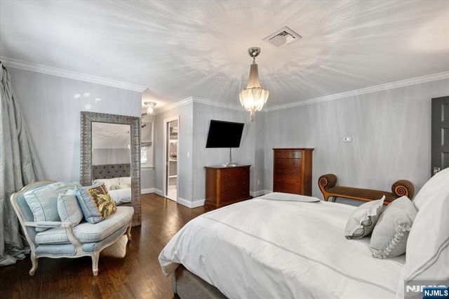 163 Godwin Avenue 1, Ridgewood, NJ 07450