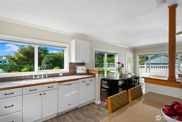 3610 SW Kenyon Street, Seattle, WA 98126