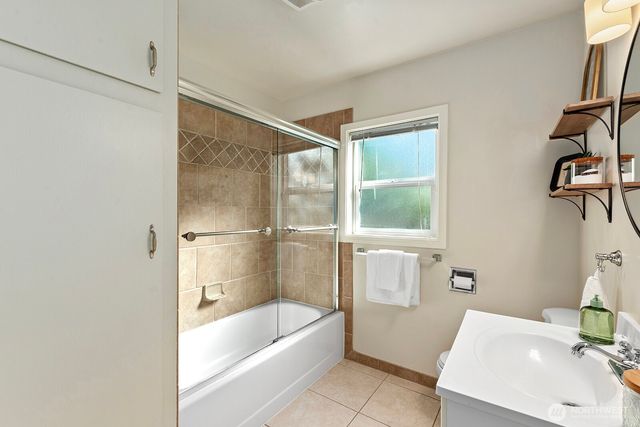 3610 SW Kenyon Street, Seattle, WA 98126