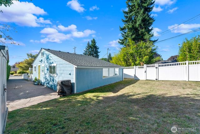 3610 SW Kenyon Street, Seattle, WA 98126