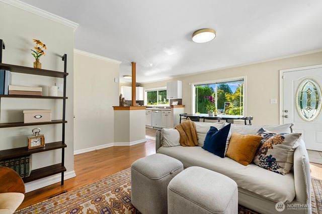 3610 SW Kenyon Street, Seattle, WA 98126