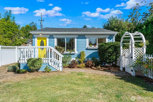 3610 SW Kenyon Street, Seattle, WA 98126