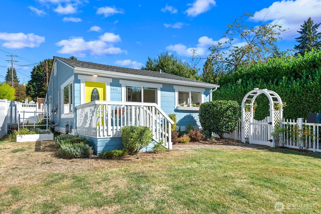 3610 SW Kenyon Street, Seattle, WA 98126