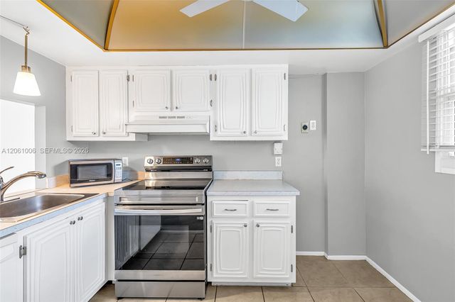 112 Royal Park Drive 3A, Oakland Park, FL 33309