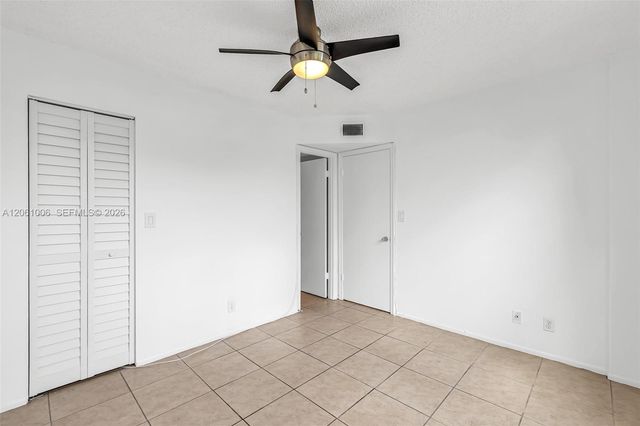 112 Royal Park Drive 3A, Oakland Park, FL 33309