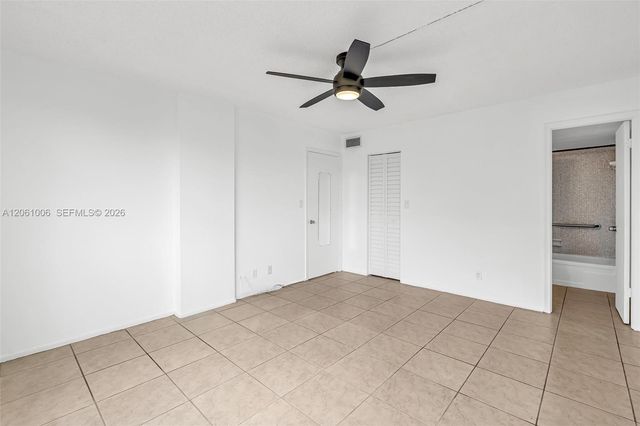 112 Royal Park Drive 3A, Oakland Park, FL 33309