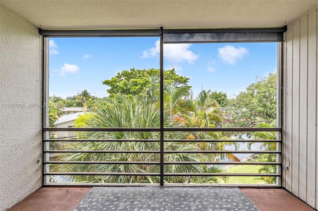 112 Royal Park Drive 3A, Oakland Park, FL 33309
