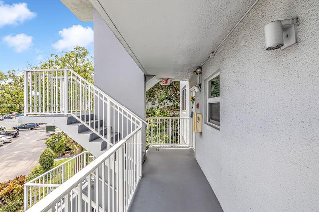 112 Royal Park Drive 3A, Oakland Park, FL 33309
